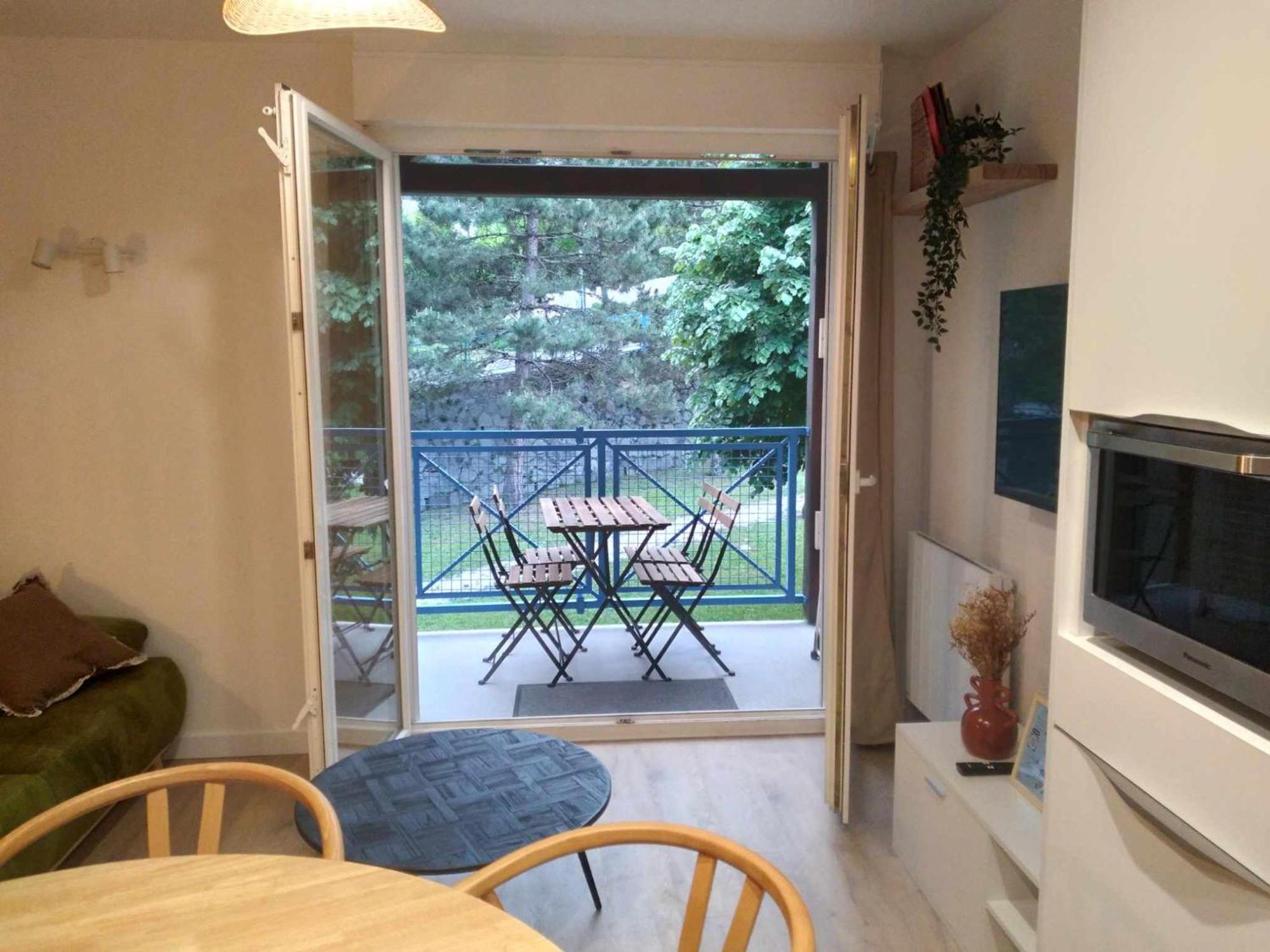 Duplex Lumineux - 40M2 - 2 Chambres - Balcon Terrasse - Parking - Entierement Renove En Mai 2024 Cauterets Exterior photo